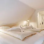 別荘 Reetdachhaus Inmitten Von Wiesen Und Feldern By Interhome Emmelsbüll-Horsbüll