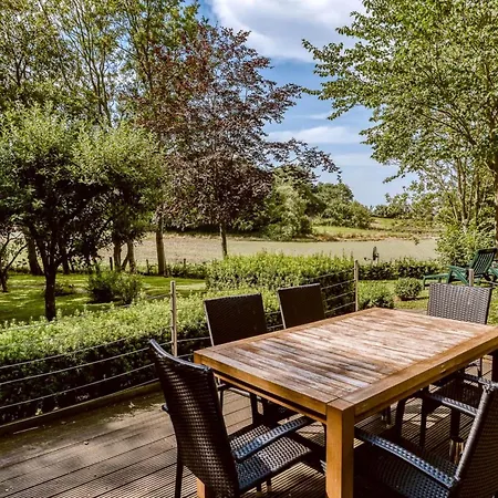 Feriehus Reetdachhaus Inmitten Von Wiesen Und Feldern By Interhome *