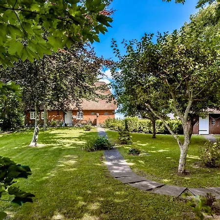 Vakantiehuis Reetdachhaus Inmitten Von Wiesen Und Feldern By Interhome Emmelsbüll-Horsbüll